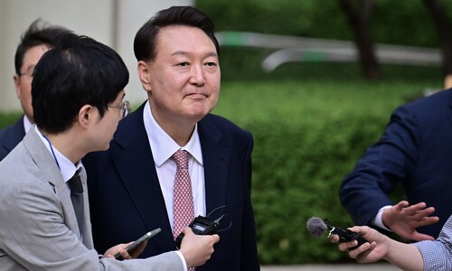 법원행 ‘무정차’ 하던 윤석열 자동차, 이젠 빨간불에 선다
